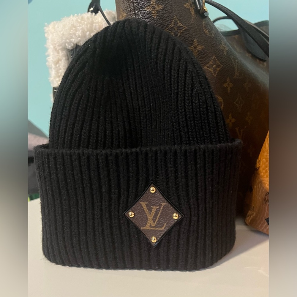 Lv Beanie